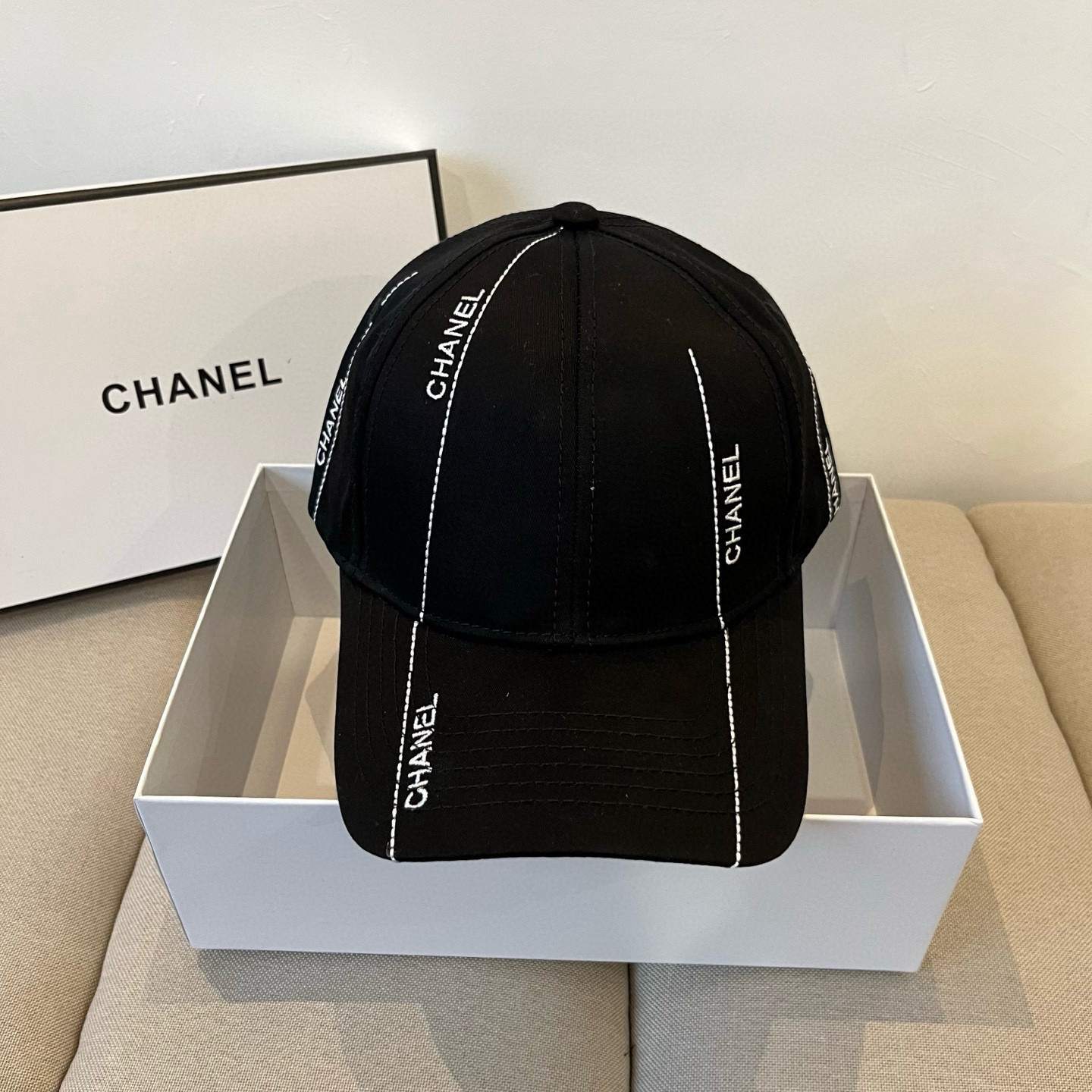 NO:356729,Chanel CHANEL new baseball cap, Xiaoxiang classic simple, fashionable and casual design New hat Straw hat Fisherman hat Baseball cap, hat, chanel, chanel, espadrilles, hats香奈儿CHANEL 新品棒球帽,小香经典简约,时尚休闲设计 跑量新品帽子草帽渔夫帽棒球帽,帽子,chanel,chanel,espadrilles,hats,hat