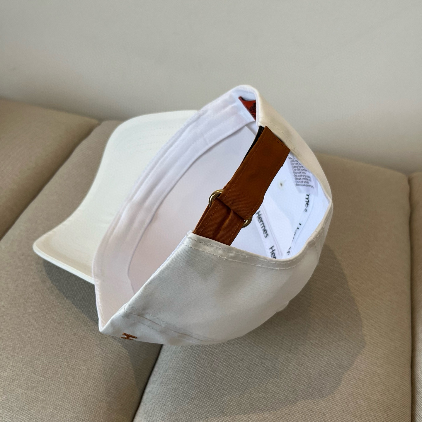  爱马仕Hermes 官网新品经典款 棒球帽🎩 原单品质 火爆来袭。 工艺非常精美爱心 高档大气上档次 