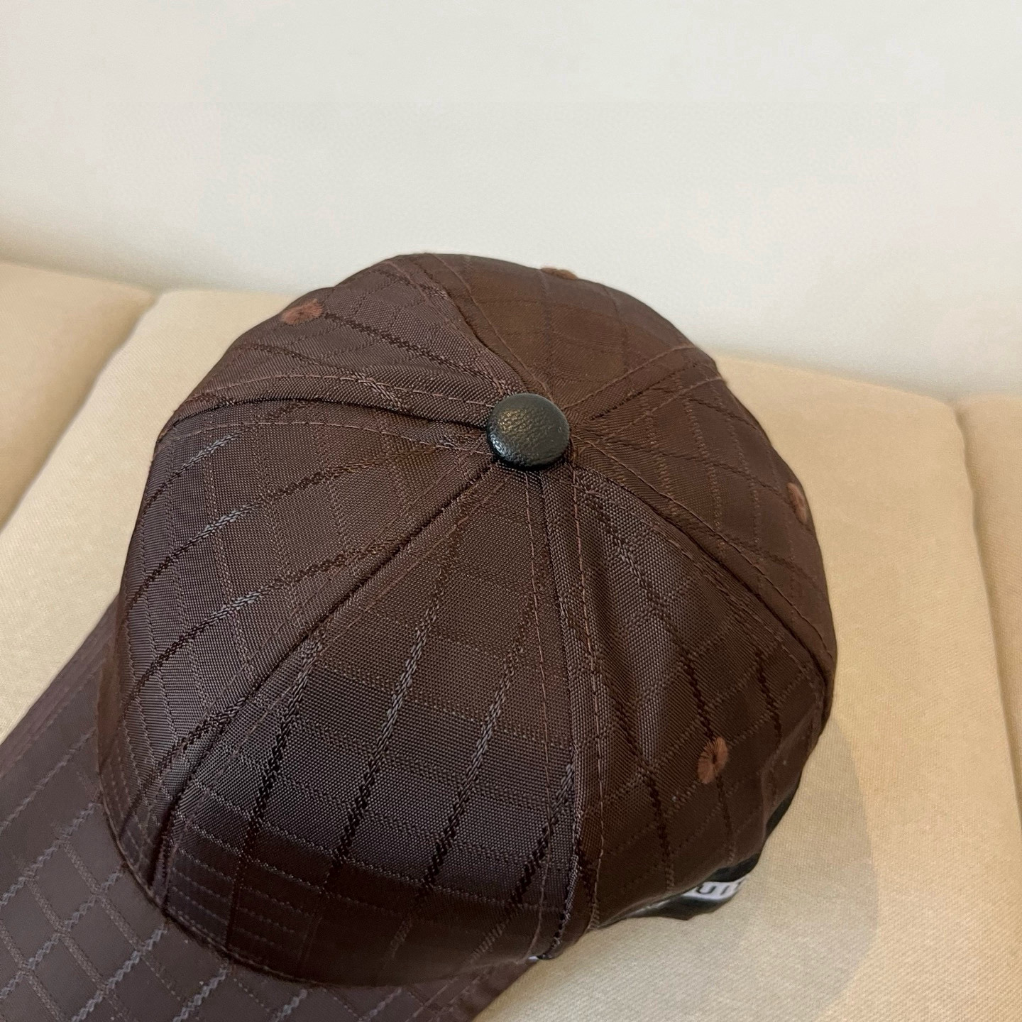 🧢路易威登棒球帽 LouisVuitton😍新款LV棒球帽，重工打造♥️高端大气，百搭款🤗男女通用！跑量