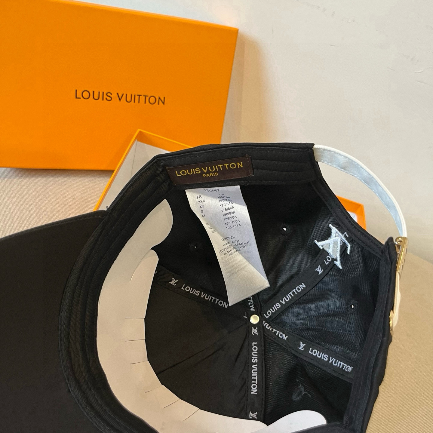 🧢路易威登棒球帽 LouisVuitton😍新款LV棒球帽，重工打造♥️高端大气，百搭款🤗男女通用！跑量