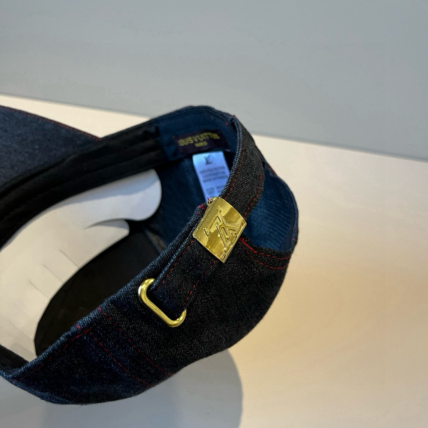 🧢路易威登棒球帽 LouisVuitton😍新款LV棒球帽，重工打造♥️高端大气，百搭款🤗男女通用！跑量