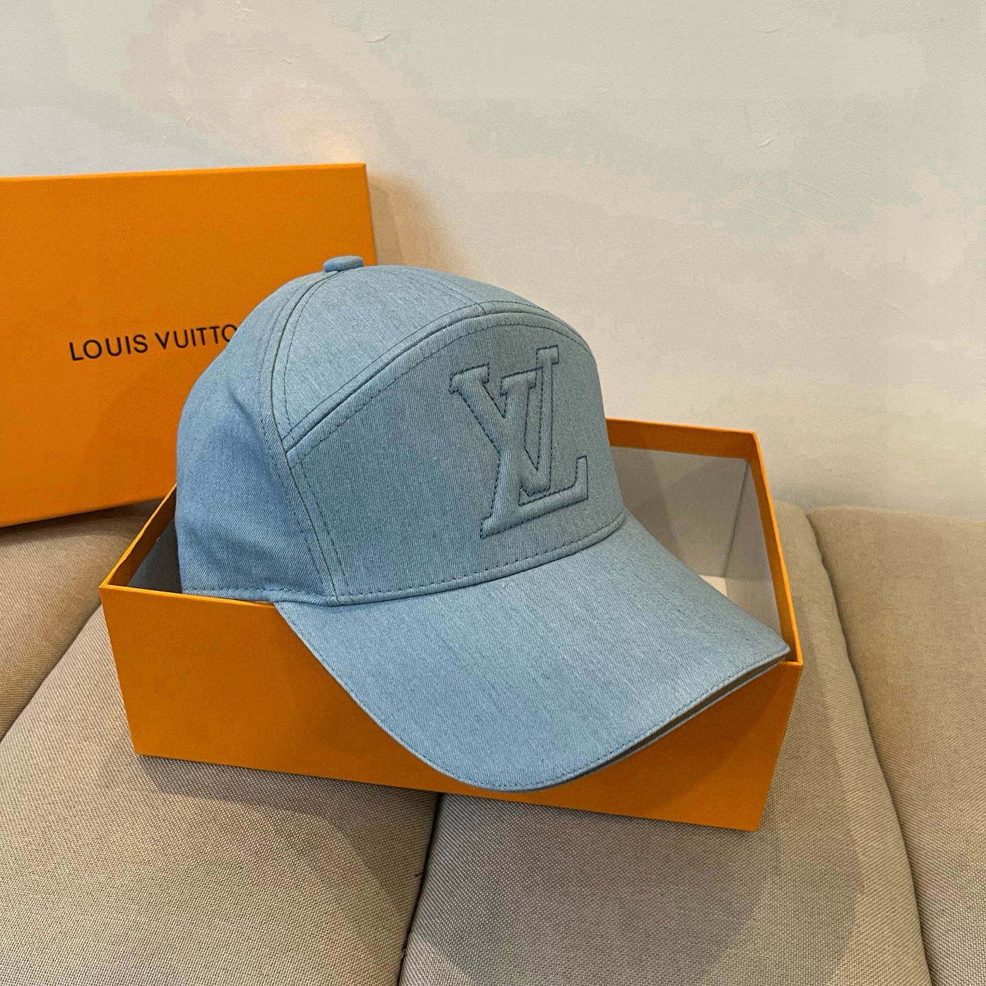🧢路易威登棒球帽 LouisVuitton😍新款LV棒球帽，重工打造♥️高端大气，百搭款🤗男女通用！跑量