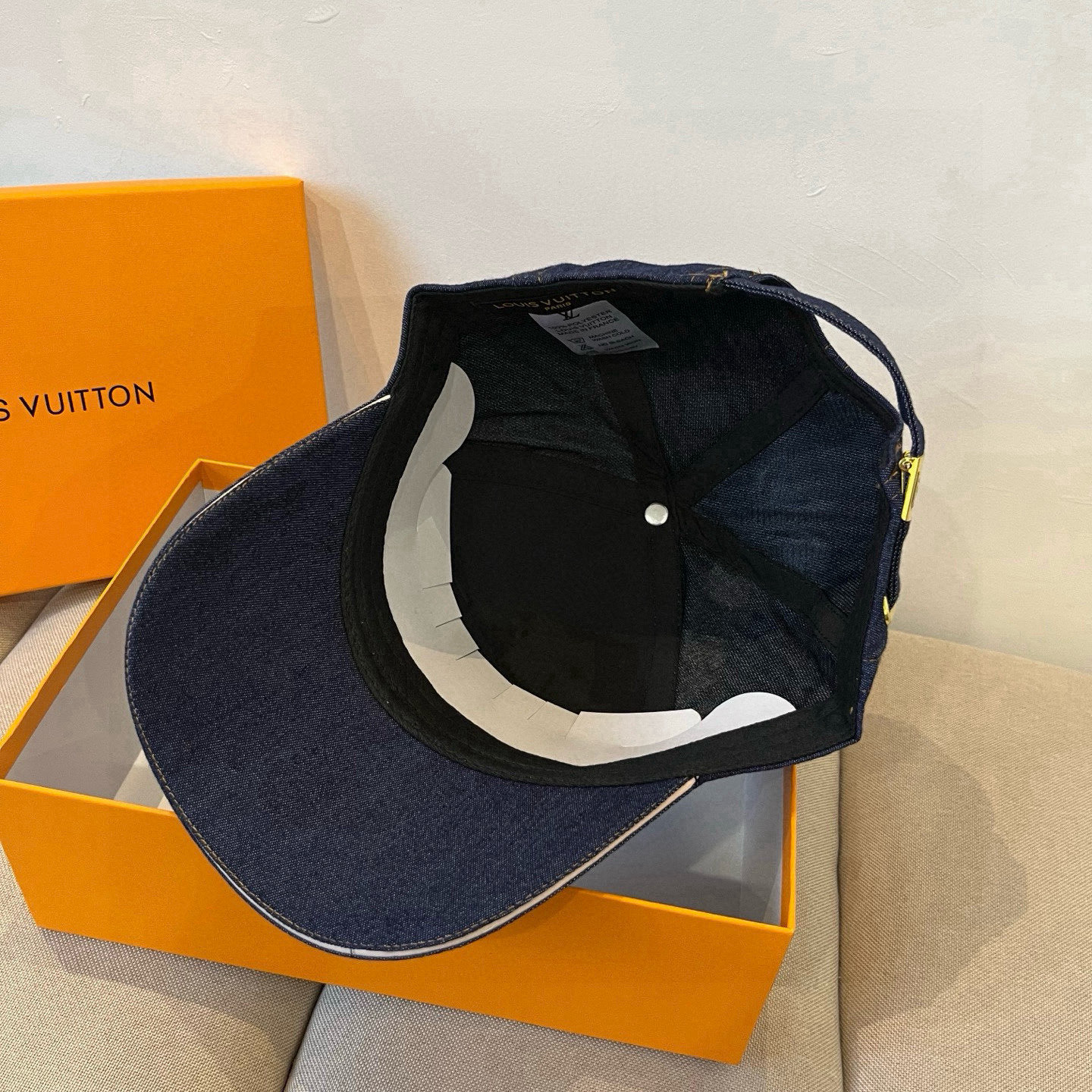🧢路易威登棒球帽 LouisVuitton😍新款LV棒球帽，重工打造♥️高端大气，百搭款🤗男女通用！跑量