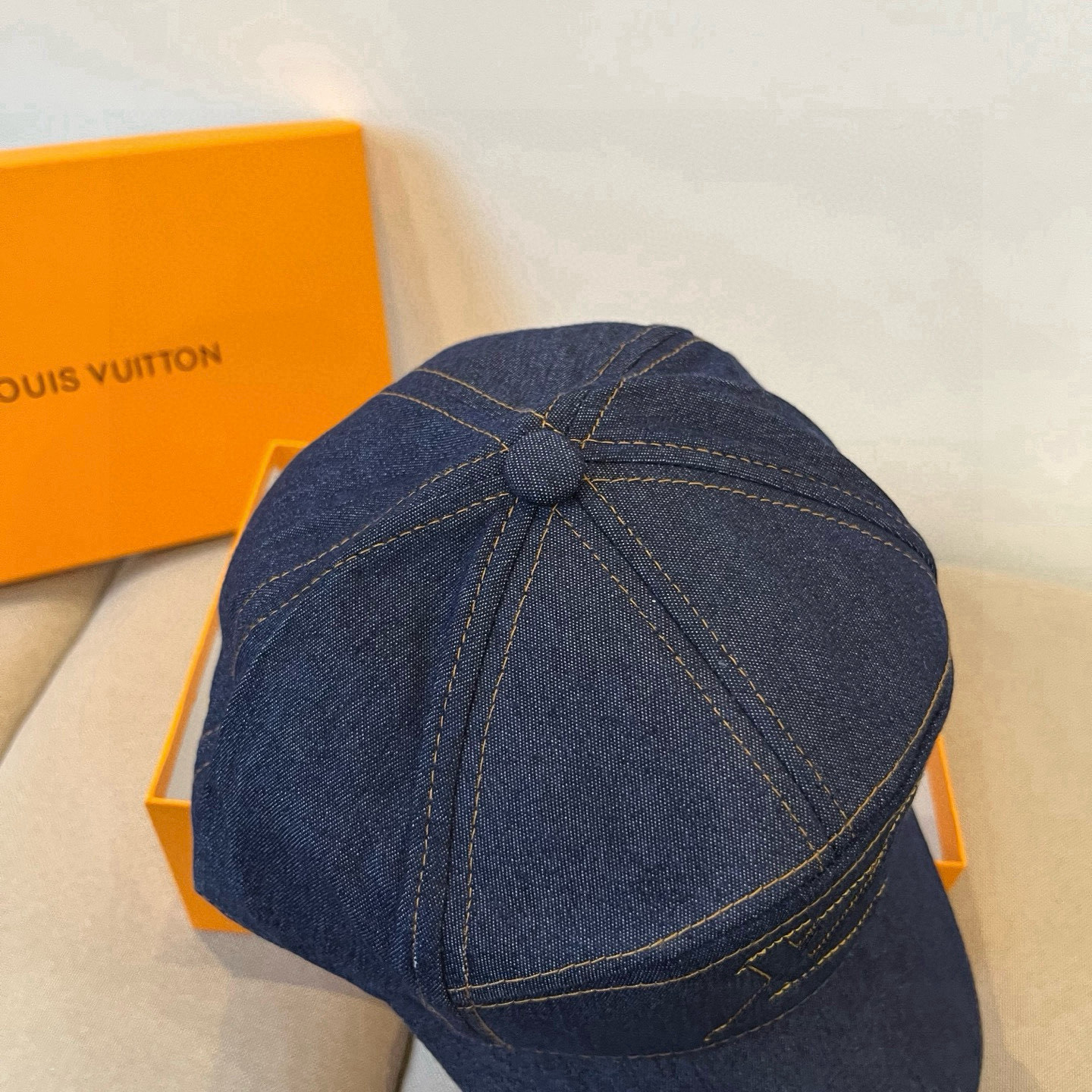 🧢路易威登棒球帽 LouisVuitton😍新款LV棒球帽，重工打造♥️高端大气，百搭款🤗男女通用！跑量
