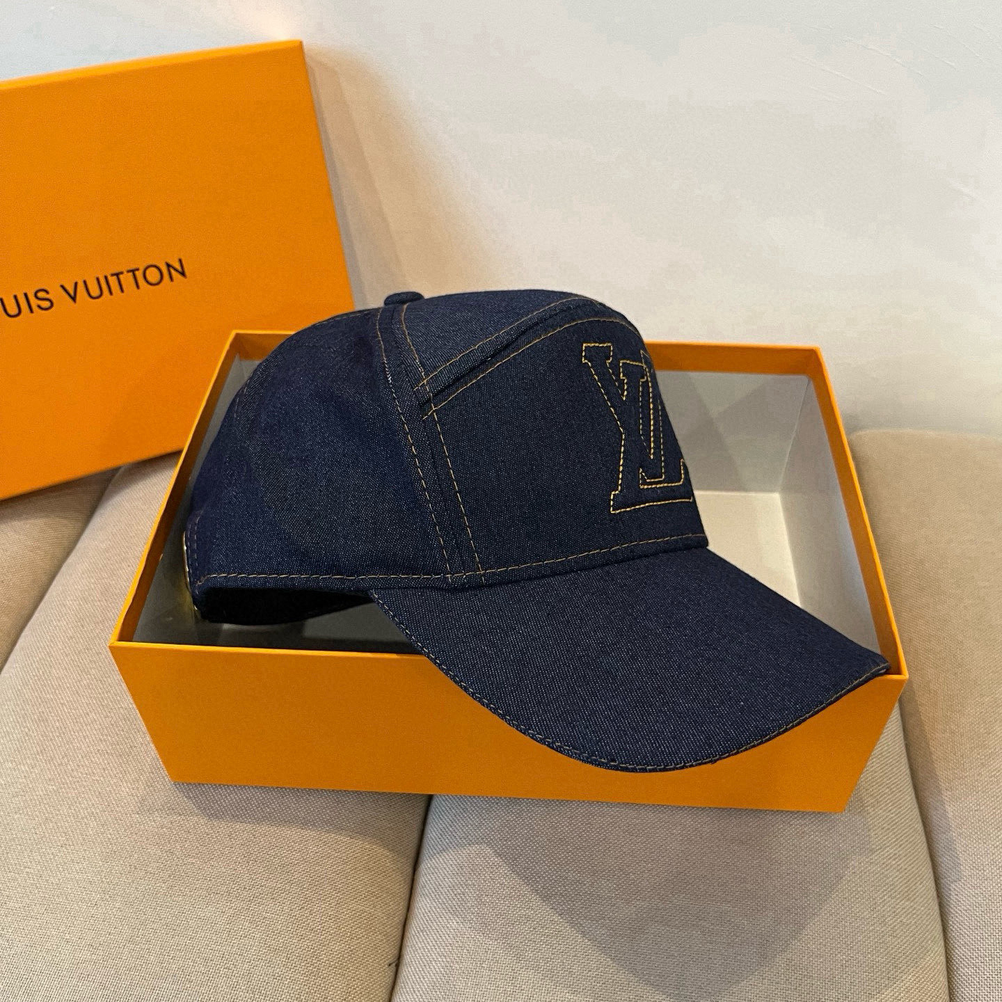 🧢路易威登棒球帽 LouisVuitton😍新款LV棒球帽，重工打造♥️高端大气，百搭款🤗男女通用！跑量