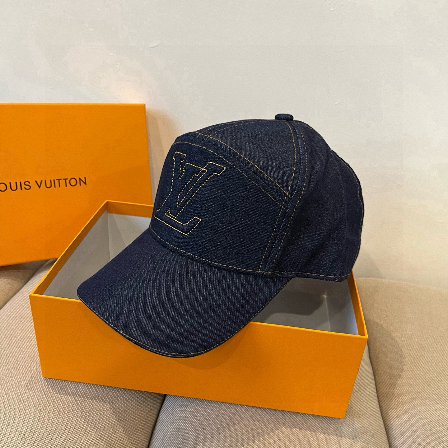 🧢路易威登棒球帽 LouisVuitton😍新款LV棒球帽，重工打造♥️高端大气，百搭款🤗男女通用！跑量