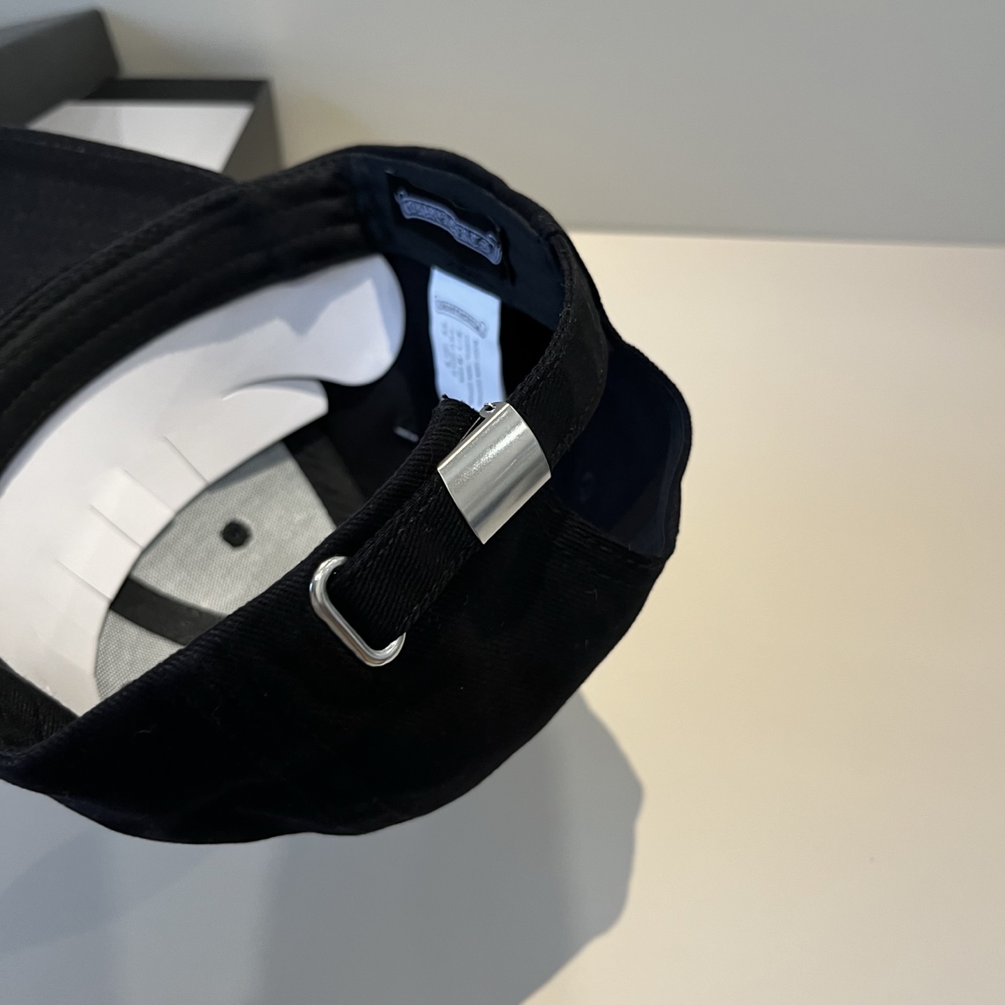  克罗心最新时尚前卫的休闲设计风格，戴上头就是这样好看看哦，做工精细，男女同款！