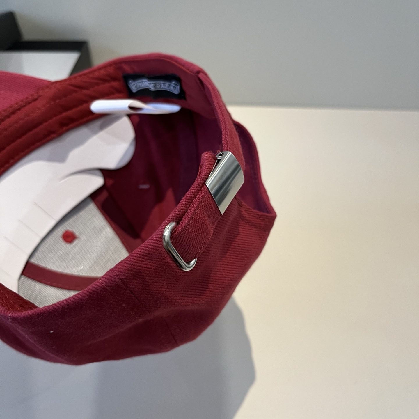  克罗心最新时尚前卫的休闲设计风格，戴上头就是这样好看看哦，做工精细，男女同款！