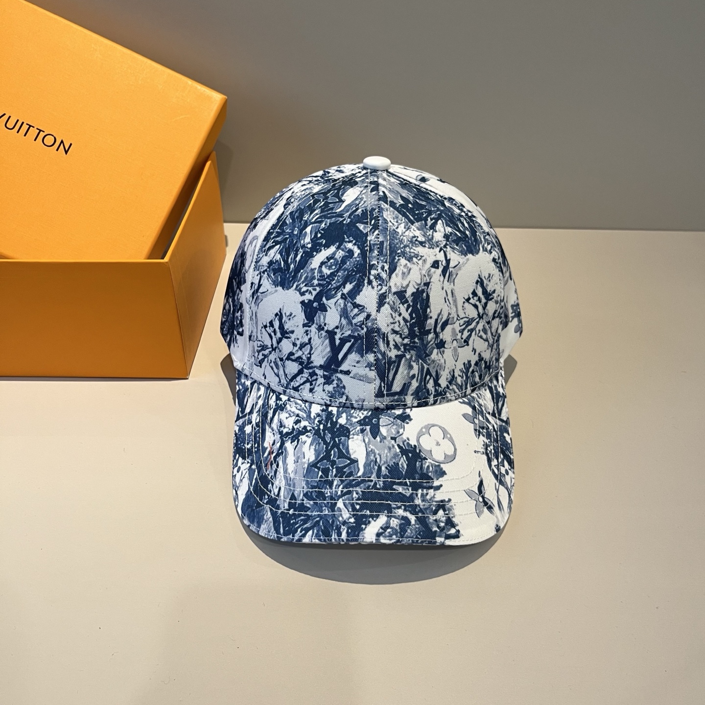 🧢路易威登棒球帽 LouisVuitton😍新款LV棒球帽，重工打造♥️高端大气，百搭款🤗男女通用！跑量