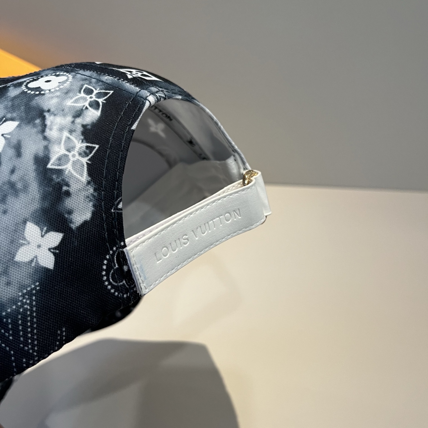 🧢路易威登棒球帽 LouisVuitton😍新款LV棒球帽，重工打造♥️高端大气，百搭款🤗男女通用！跑量