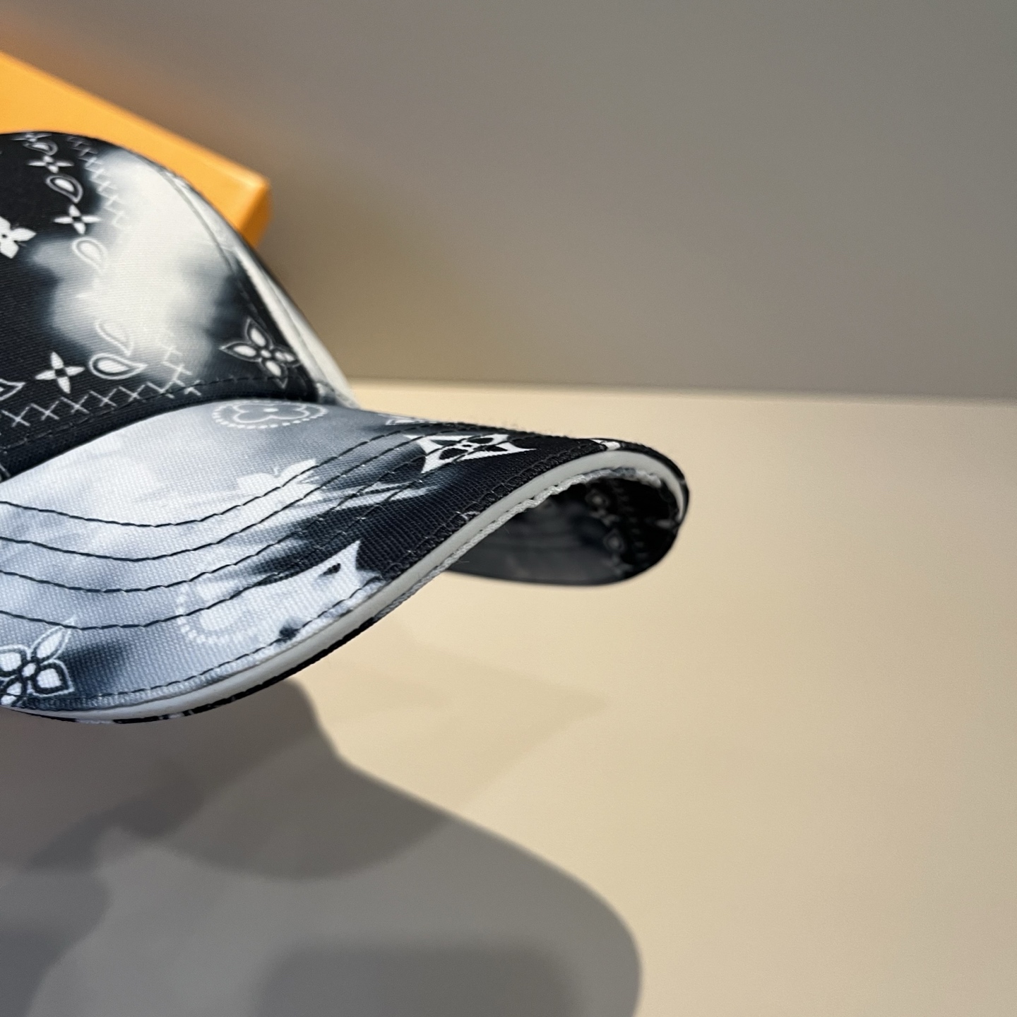 🧢路易威登棒球帽 LouisVuitton😍新款LV棒球帽，重工打造♥️高端大气，百搭款🤗男女通用！跑量