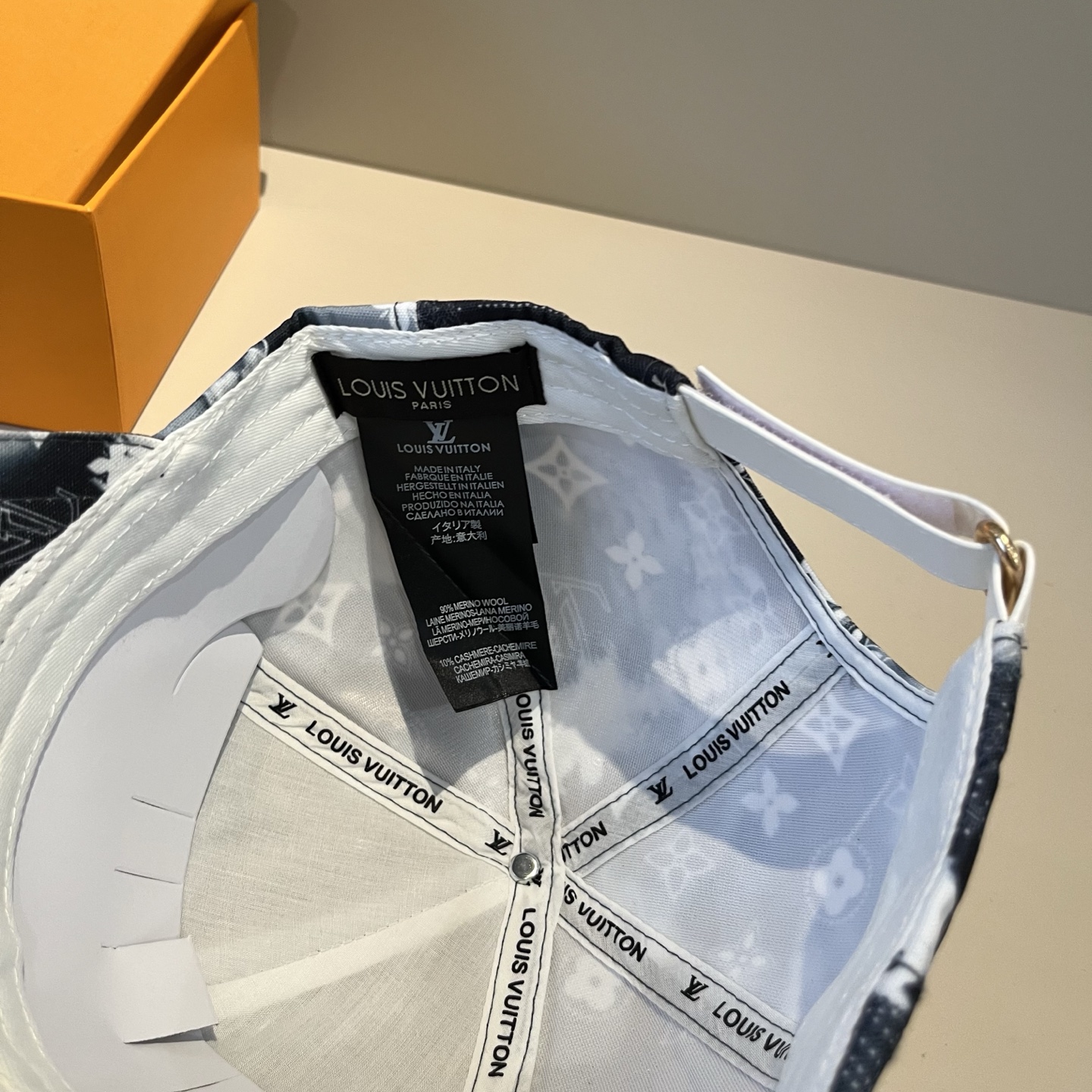 🧢路易威登棒球帽 LouisVuitton😍新款LV棒球帽，重工打造♥️高端大气，百搭款🤗男女通用！跑量