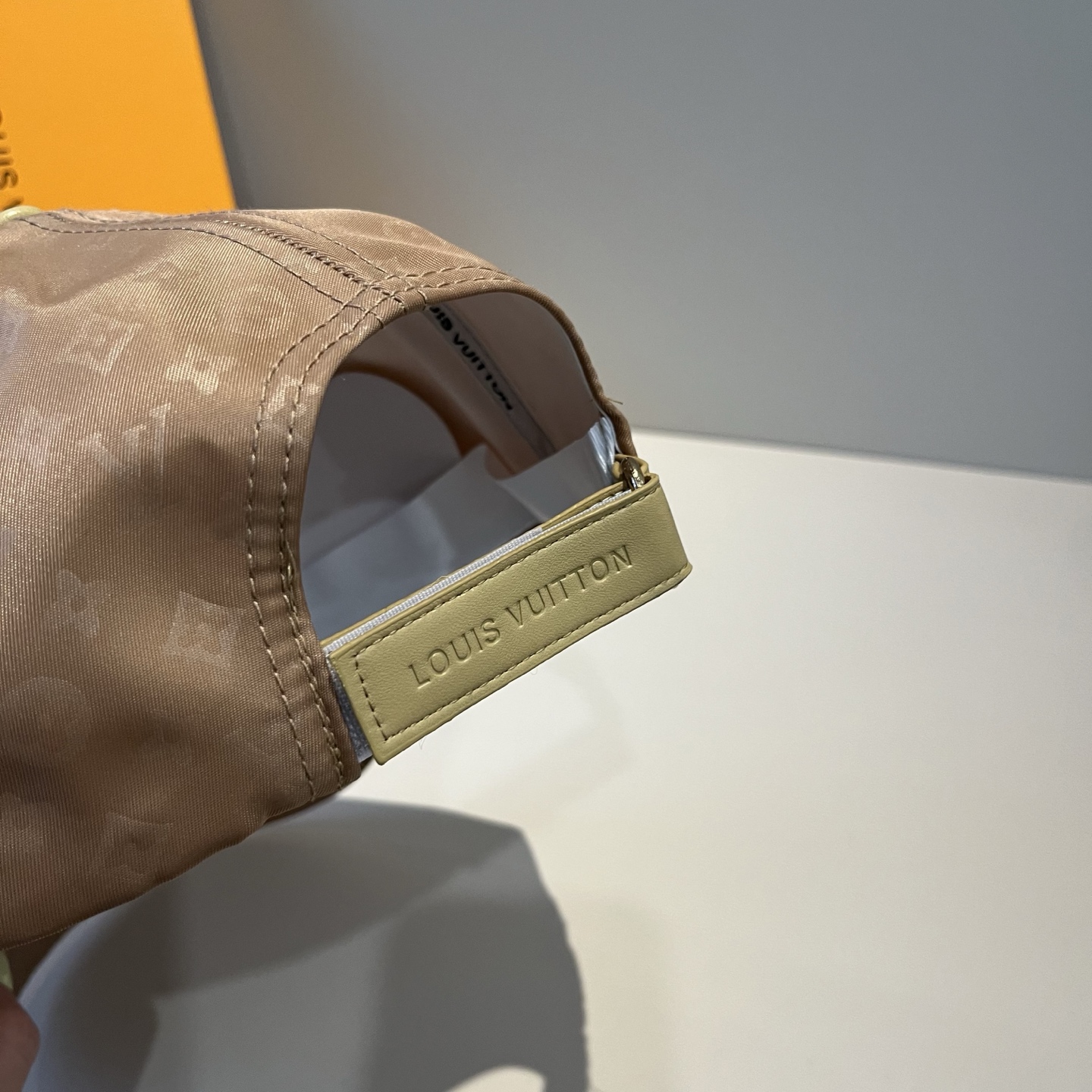 🧢路易威登棒球帽 LouisVuitton😍新款LV棒球帽，重工打造♥️高端大气，百搭款🤗男女通用！跑量