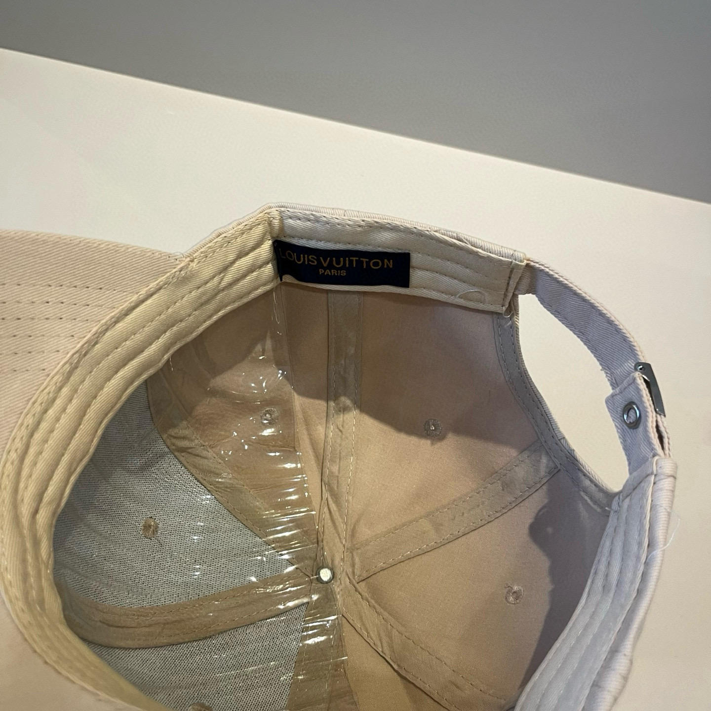 🧢路易威登棒球帽 LouisVuitton😍新款LV棒球帽，重工打造♥️高端大气，百搭款🤗男女通用！跑量