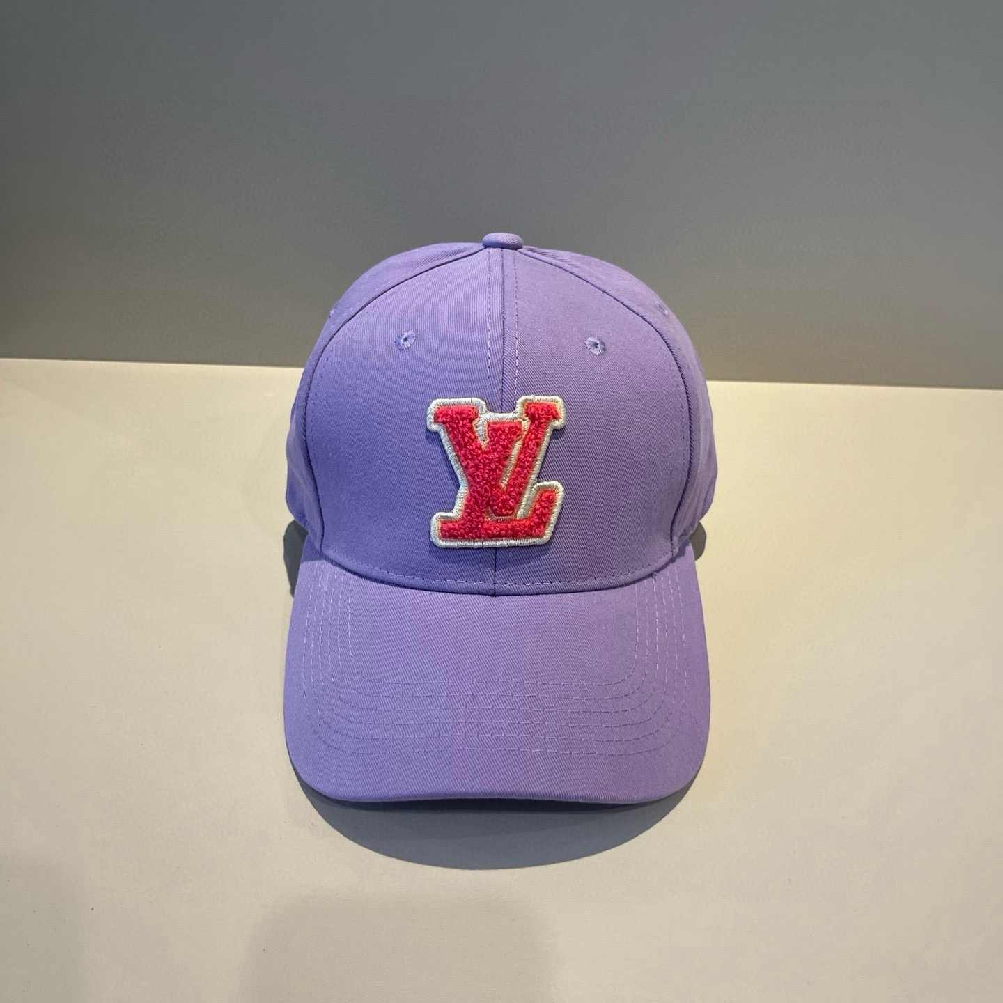 🧢路易威登棒球帽 LouisVuitton😍新款LV棒球帽，重工打造♥️高端大气，百搭款🤗男女通用！跑量