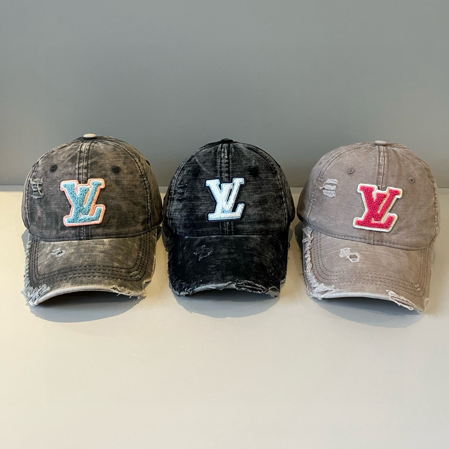 🧢路易威登棒球帽 LouisVuitton😍新款LV棒球帽，重工打造♥️高端大气，百搭款🤗男女通用！跑量