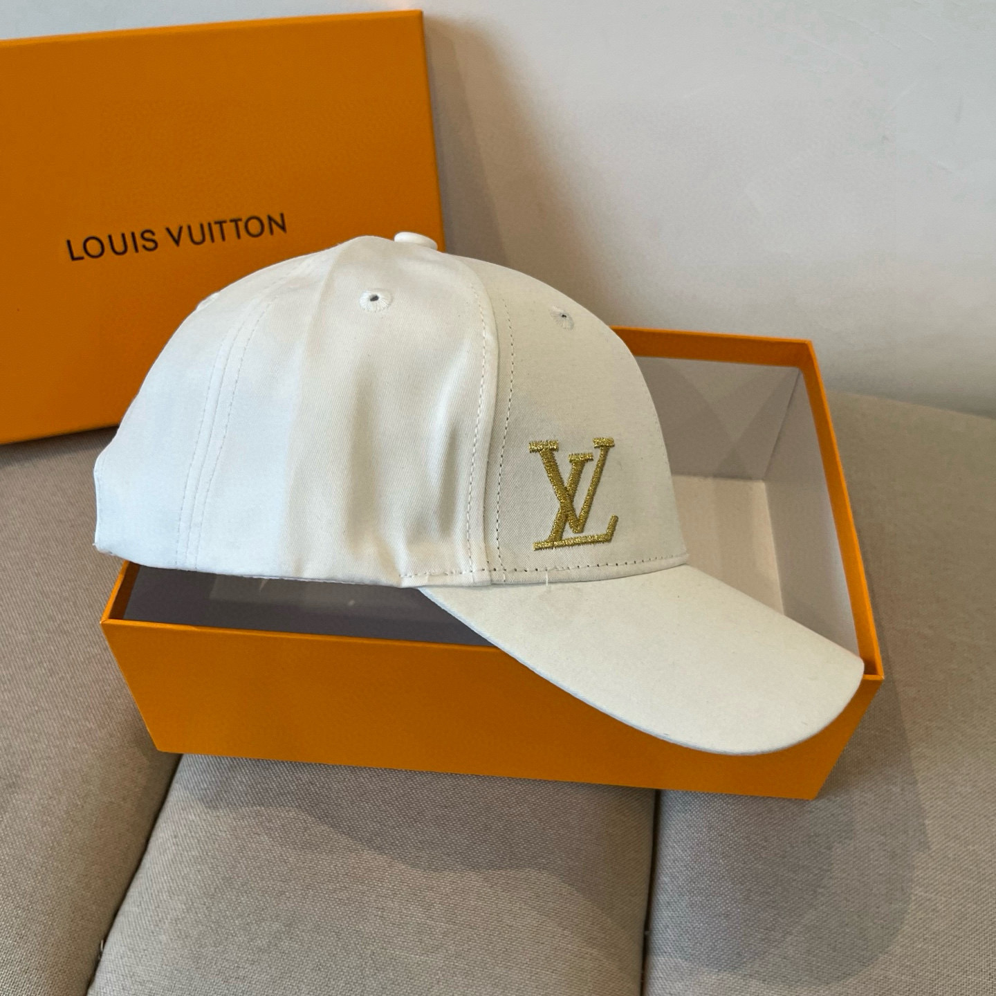🧢路易威登棒球帽 LouisVuitton😍新款LV棒球帽，重工打造♥️高端大气，百搭款🤗男女通用！跑量