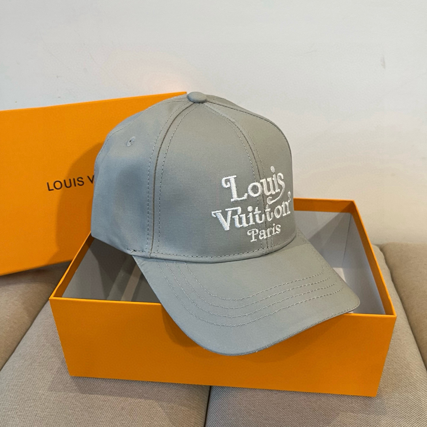 🧢路易威登棒球帽 LouisVuitton😍新款LV棒球帽，重工打造♥️高端大气，百搭款🤗男女通用！跑量