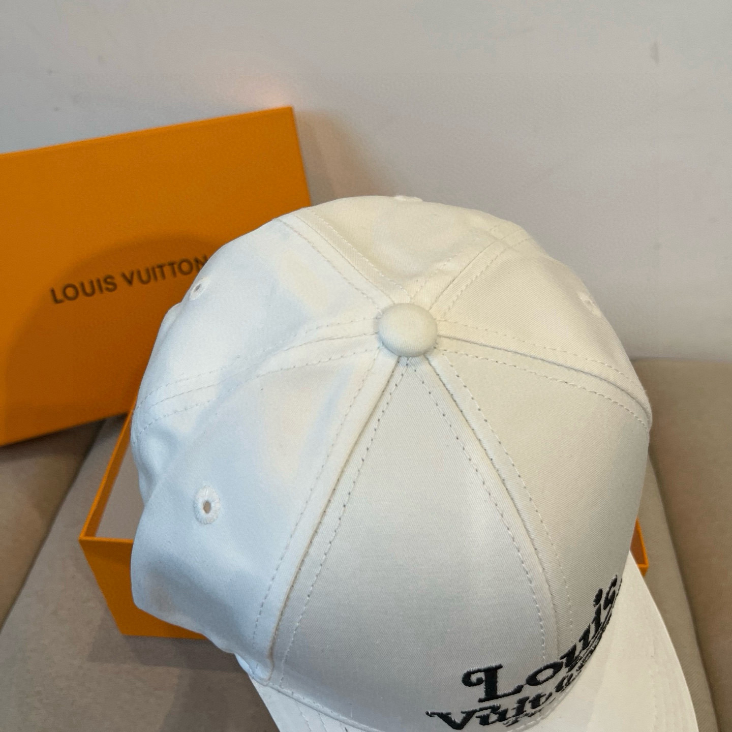 🧢路易威登棒球帽 LouisVuitton😍新款LV棒球帽，重工打造♥️高端大气，百搭款🤗男女通用！跑量