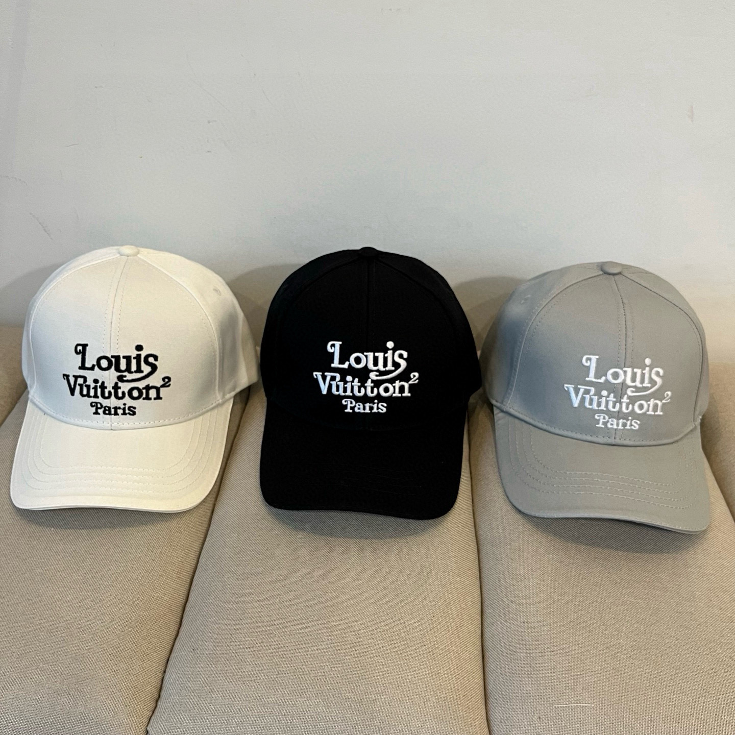 🧢路易威登棒球帽 LouisVuitton😍新款LV棒球帽，重工打造♥️高端大气，百搭款🤗男女通用！跑量