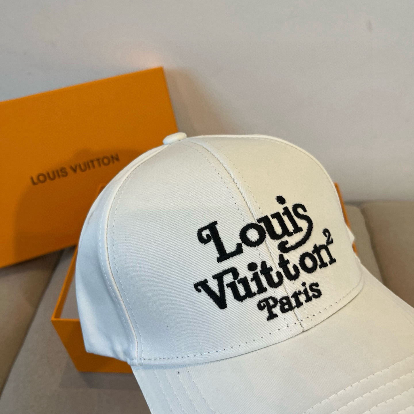 🧢路易威登棒球帽 LouisVuitton😍新款LV棒球帽，重工打造♥️高端大气，百搭款🤗男女通用！跑量