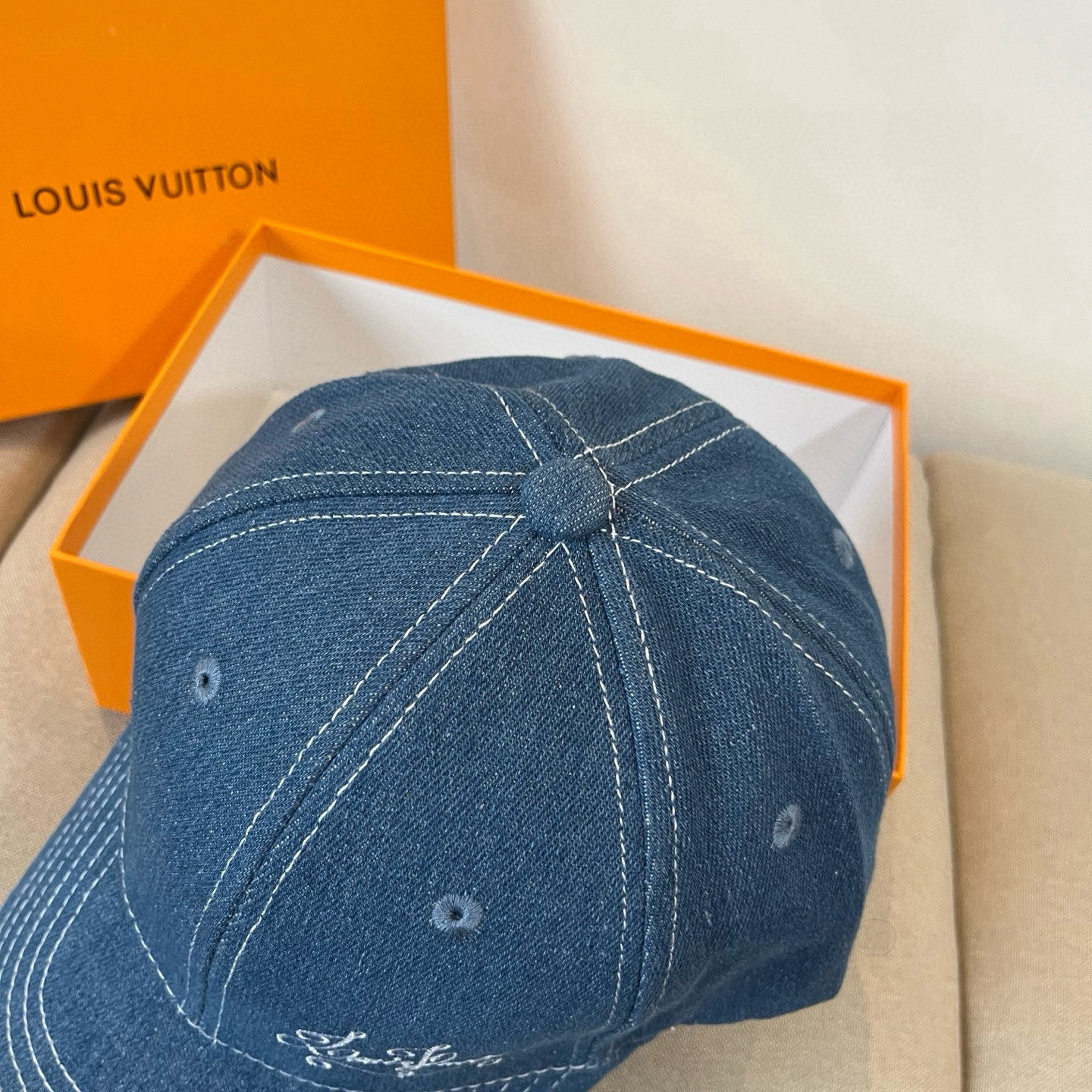 🧢路易威登棒球帽 LouisVuitton😍新款LV棒球帽，重工打造♥️高端大气，百搭款🤗男女通用！跑量