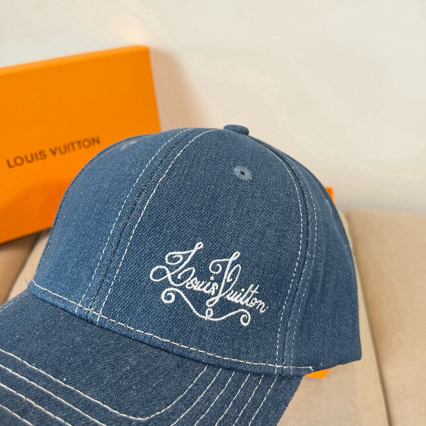 🧢路易威登棒球帽 LouisVuitton😍新款LV棒球帽，重工打造♥️高端大气，百搭款🤗男女通用！跑量