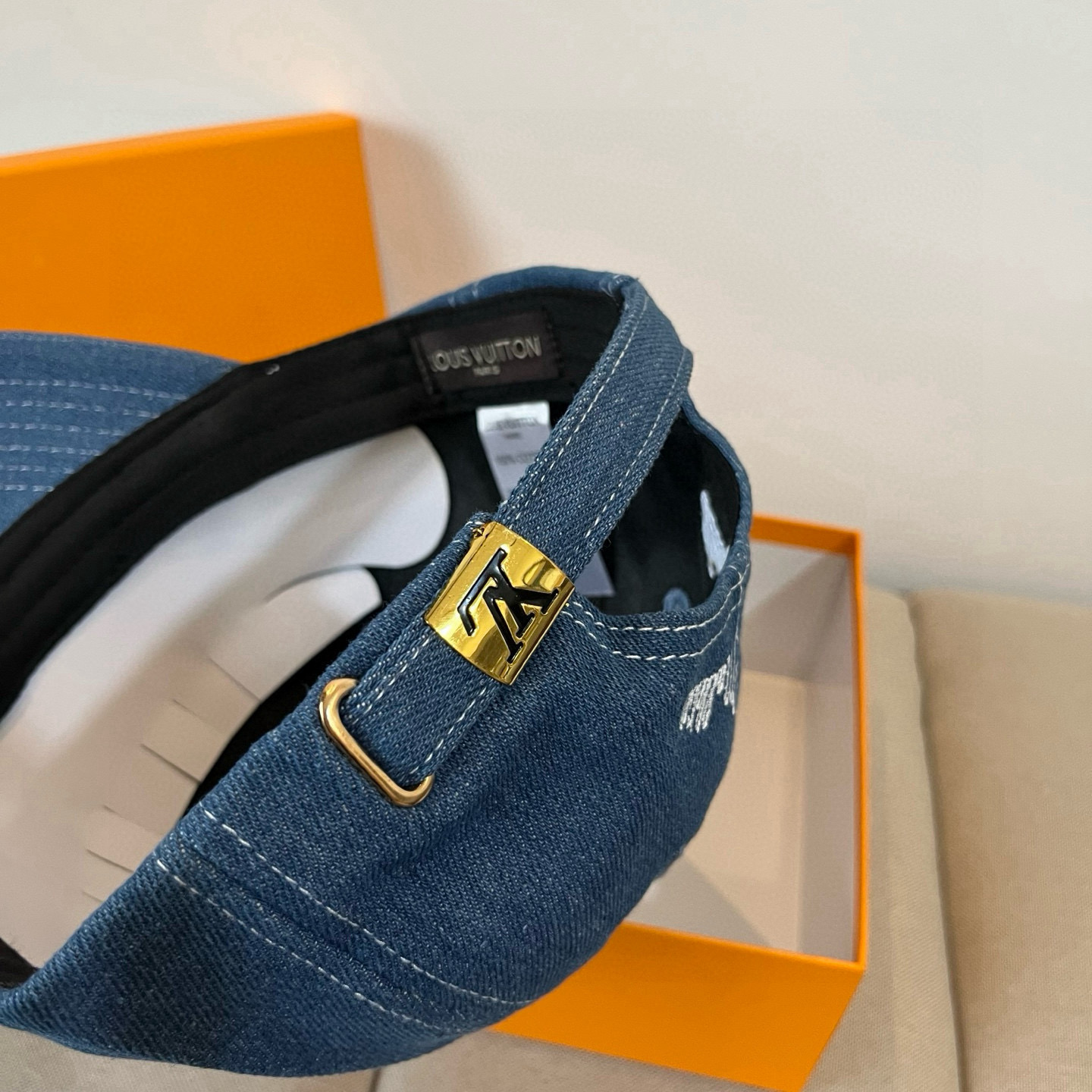 🧢路易威登棒球帽 LouisVuitton😍新款LV棒球帽，重工打造♥️高端大气，百搭款🤗男女通用！跑量