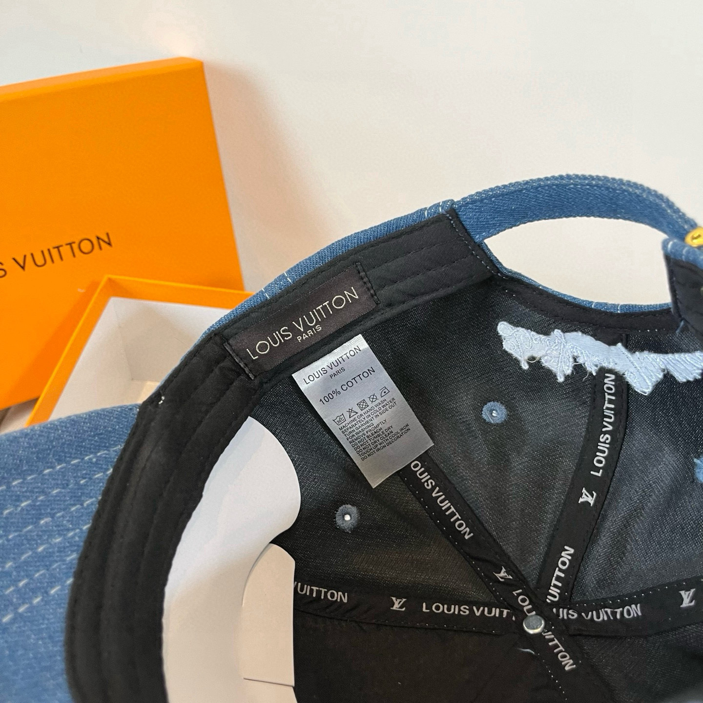🧢路易威登棒球帽 LouisVuitton😍新款LV棒球帽，重工打造♥️高端大气，百搭款🤗男女通用！跑量