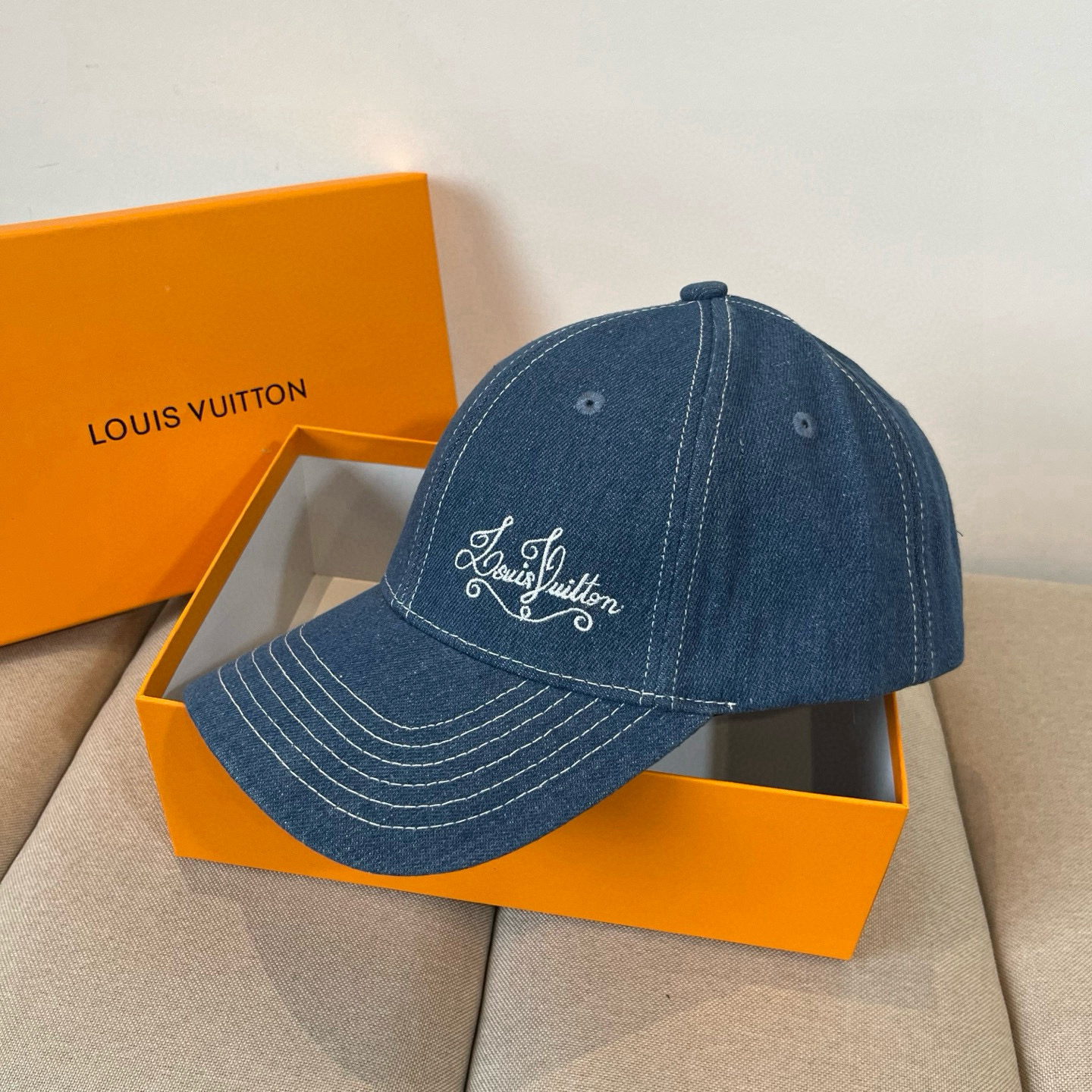 🧢路易威登棒球帽 LouisVuitton😍新款LV棒球帽，重工打造♥️高端大气，百搭款🤗男女通用！跑量