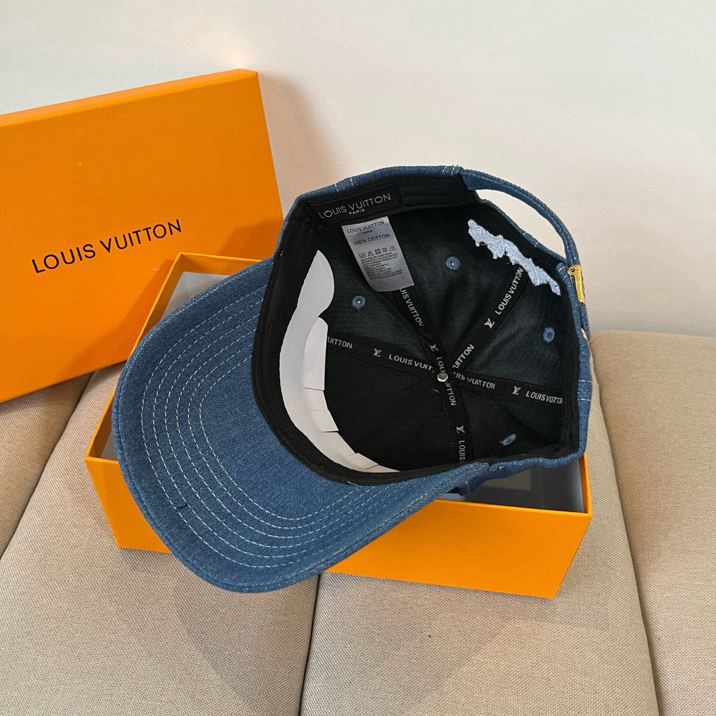 🧢路易威登棒球帽 LouisVuitton😍新款LV棒球帽，重工打造♥️高端大气，百搭款🤗男女通用！跑量