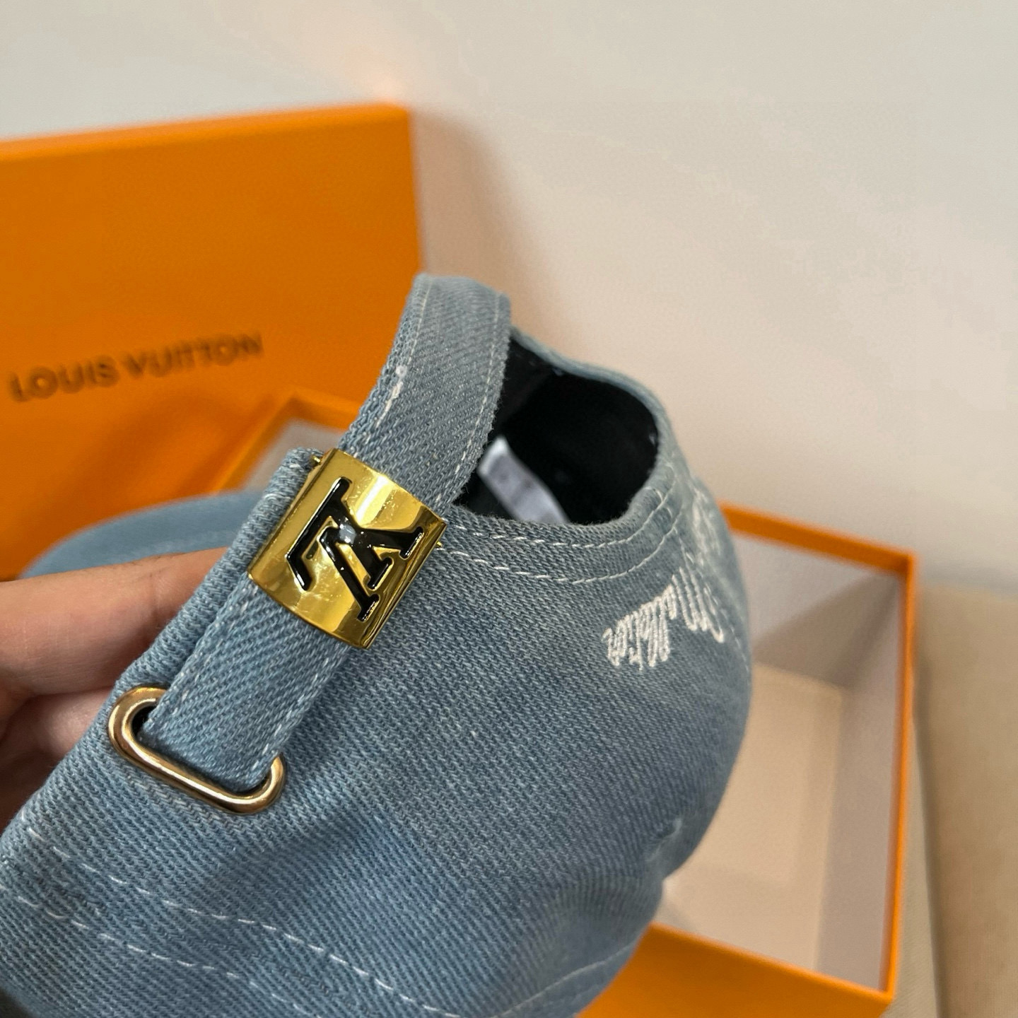 🧢路易威登棒球帽 LouisVuitton😍新款LV棒球帽，重工打造♥️高端大气，百搭款🤗男女通用！跑量