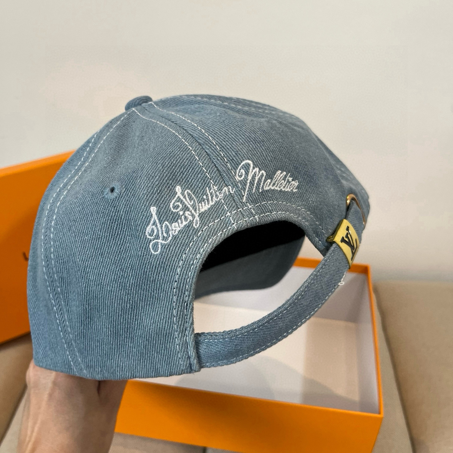 🧢路易威登棒球帽 LouisVuitton😍新款LV棒球帽，重工打造♥️高端大气，百搭款🤗男女通用！跑量