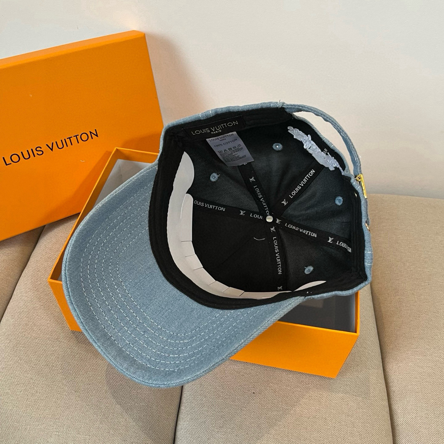 🧢路易威登棒球帽 LouisVuitton😍新款LV棒球帽，重工打造♥️高端大气，百搭款🤗男女通用！跑量