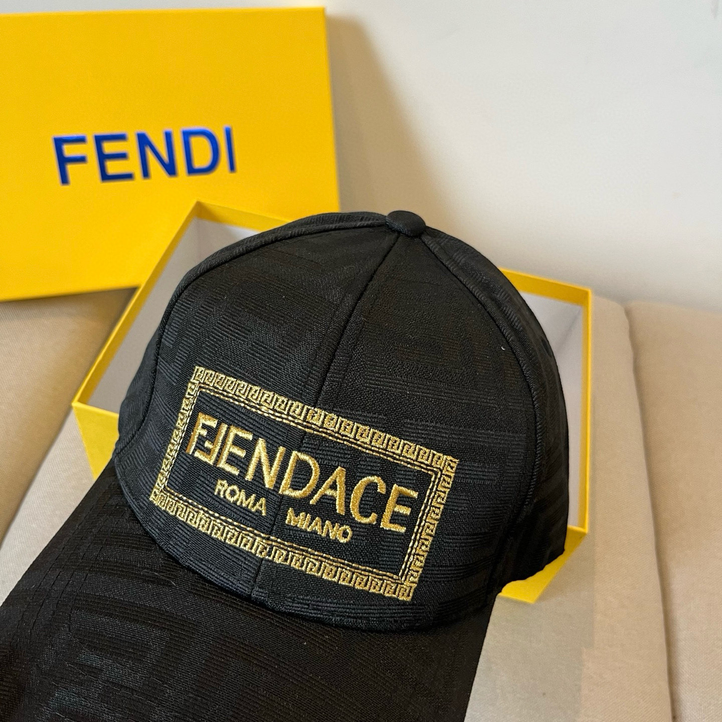  FENDI芬迪 老花系列棒球帽🧢 经典FF中古单品，气质穿搭单品，质量杠杠👍