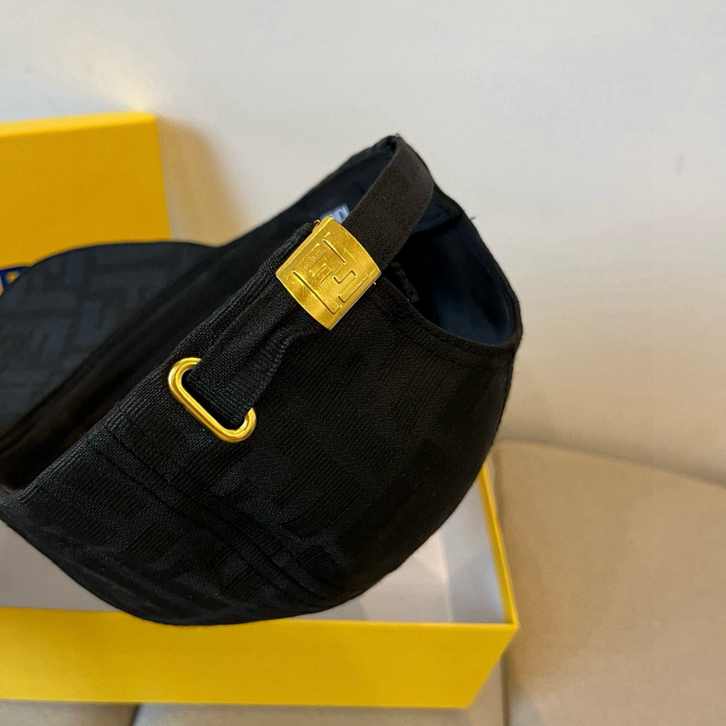  FENDI芬迪 老花系列棒球帽🧢 经典FF中古单品，气质穿搭单品，质量杠杠👍