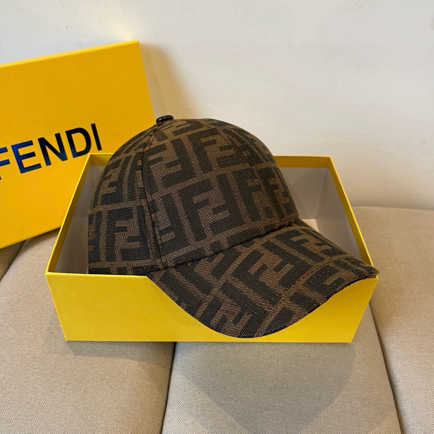  FENDI芬迪 老花系列棒球帽🧢 经典FF中古单品，气质穿搭单品，质量杠杠👍
