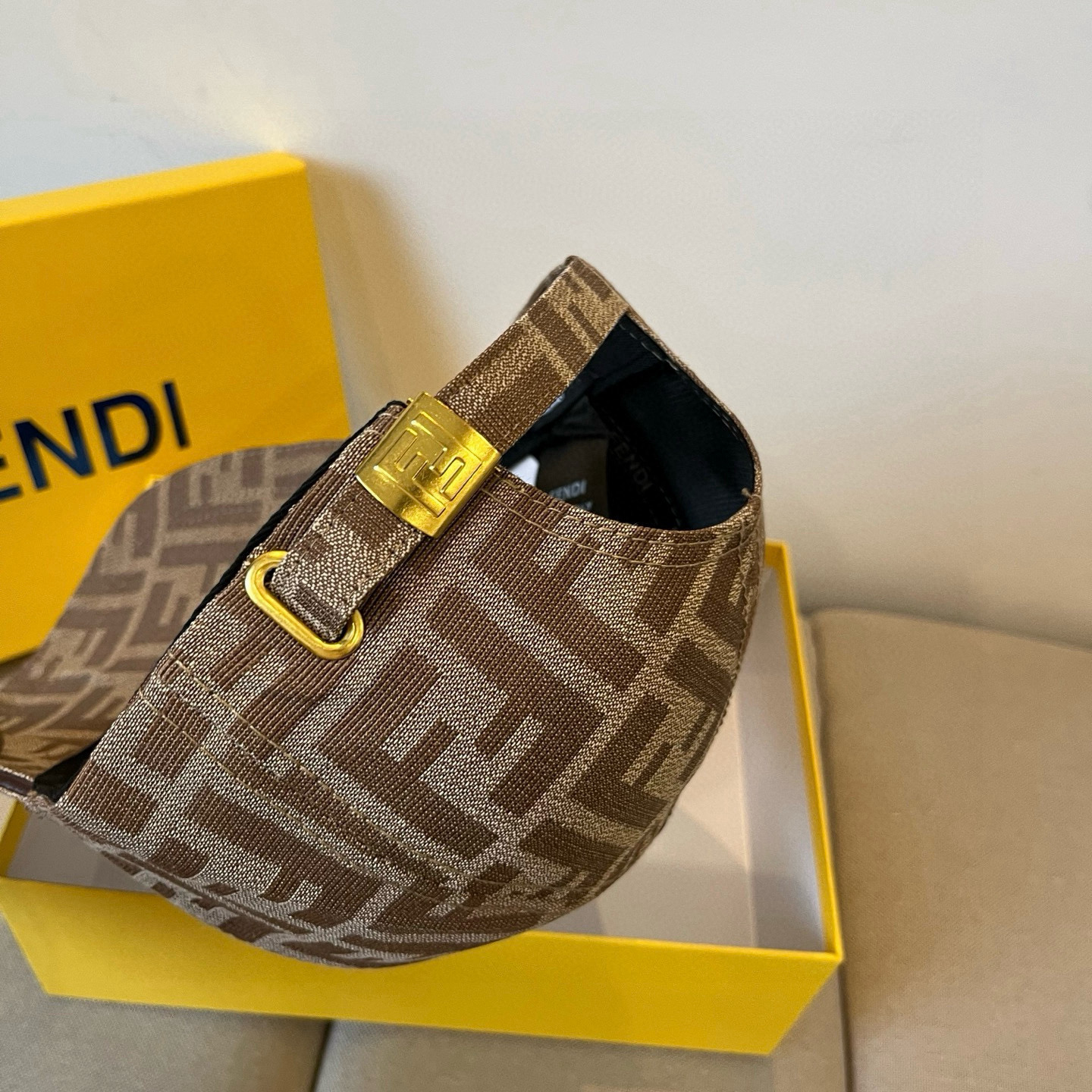  FENDI芬迪 老花系列棒球帽🧢 经典FF中古单品，气质穿搭单品，质量杠杠👍