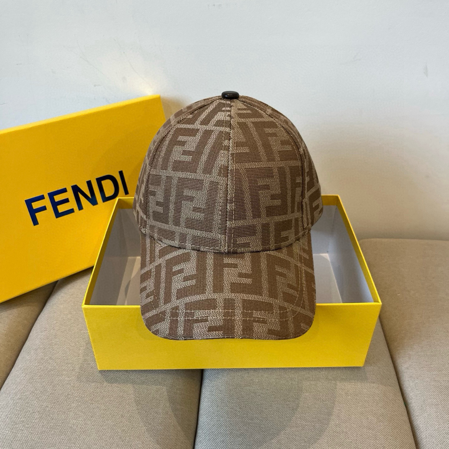  FENDI芬迪 老花系列棒球帽🧢 经典FF中古单品，气质穿搭单品，质量杠杠👍