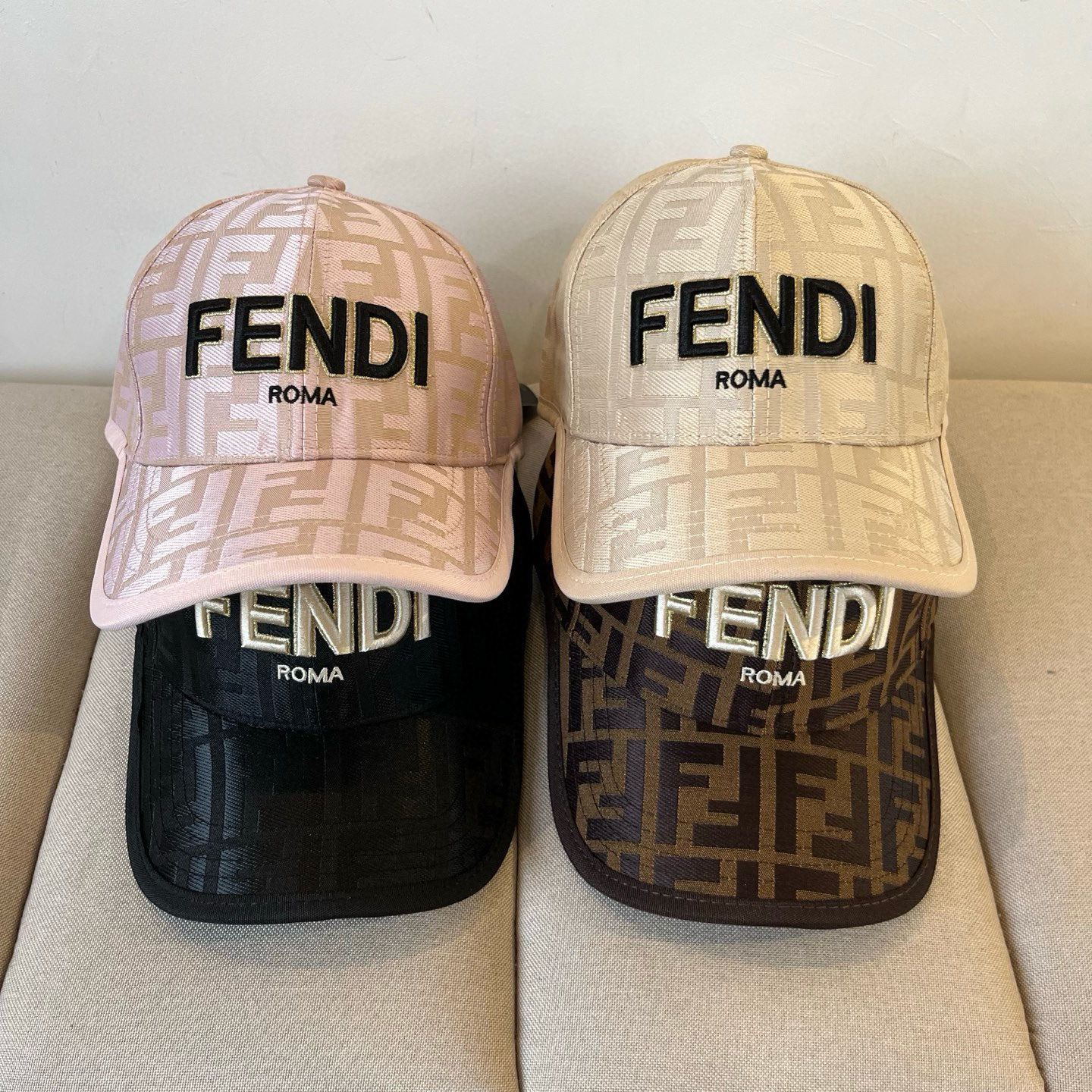 FENDI芬迪 老花系列棒球帽🧢 经典FF中古单品，气质穿搭单品，质量杠杠👍