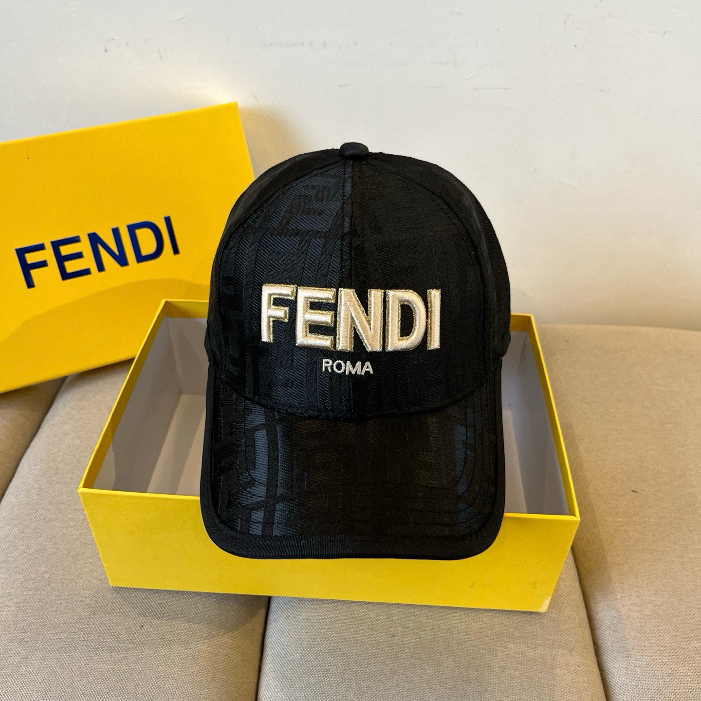  FENDI芬迪 老花系列棒球帽🧢 经典FF中古单品，气质穿搭单品，质量杠杠👍