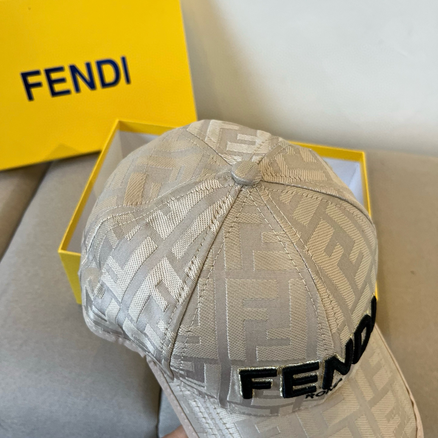  FENDI芬迪 老花系列棒球帽🧢 经典FF中古单品，气质穿搭单品，质量杠杠👍