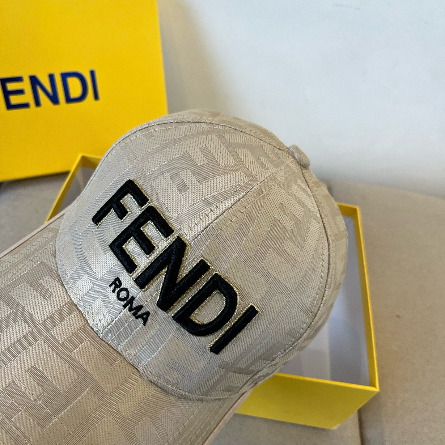  FENDI芬迪 老花系列棒球帽🧢 经典FF中古单品，气质穿搭单品，质量杠杠👍