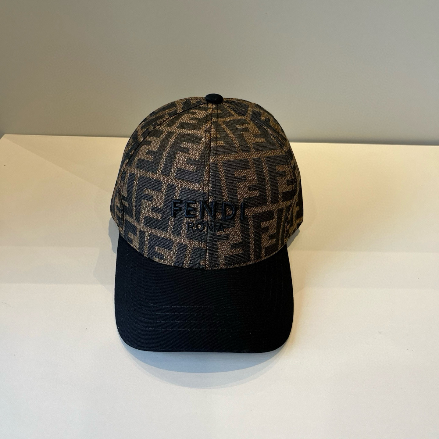  FENDI芬迪 老花系列棒球帽🧢 经典FF中古单品，气质穿搭单品，质量杠杠👍