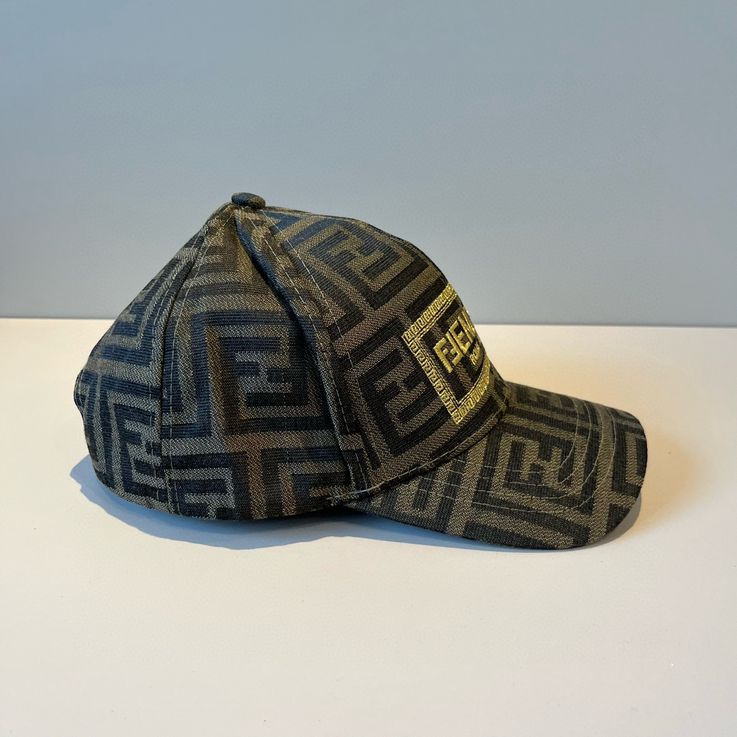  FENDI芬迪 老花系列棒球帽🧢 经典FF中古单品，气质穿搭单品，质量杠杠👍