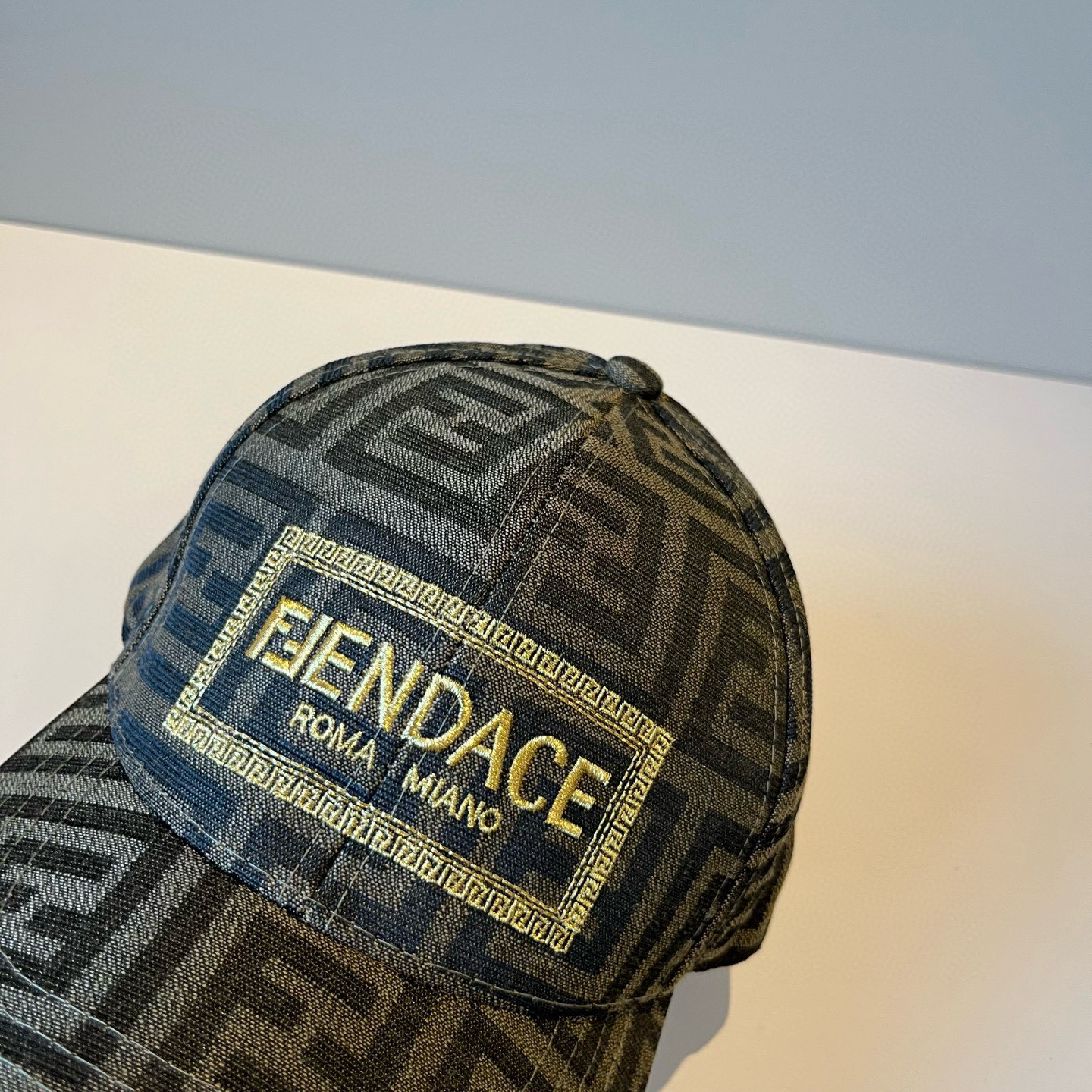  FENDI芬迪 老花系列棒球帽🧢 经典FF中古单品，气质穿搭单品，质量杠杠👍