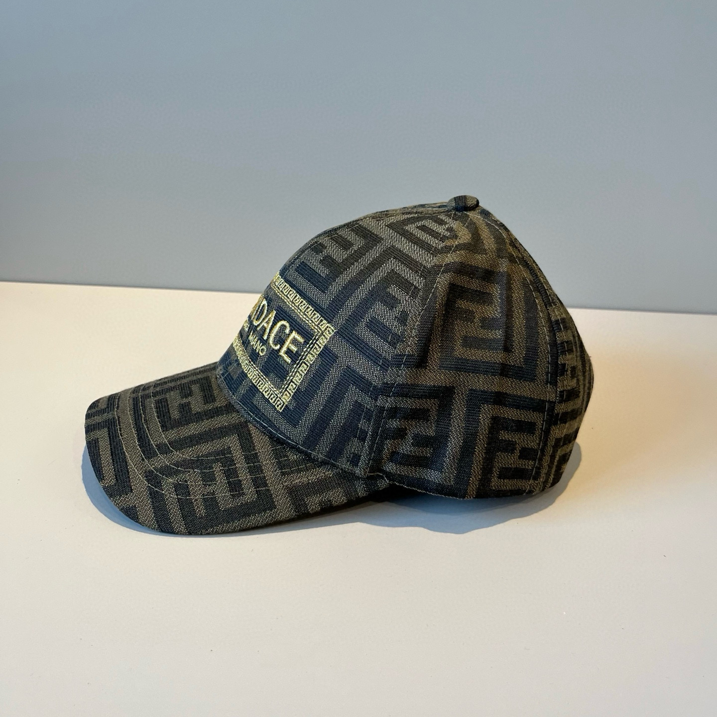  FENDI芬迪 老花系列棒球帽🧢 经典FF中古单品，气质穿搭单品，质量杠杠👍