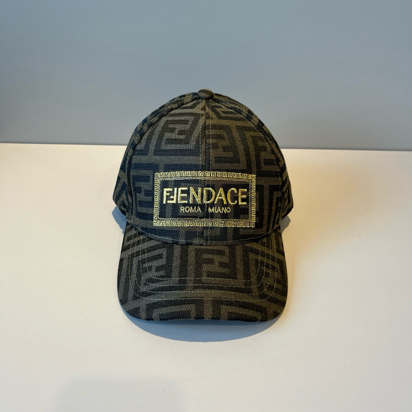  FENDI芬迪 老花系列棒球帽🧢 经典FF中古单品，气质穿搭单品，质量杠杠👍