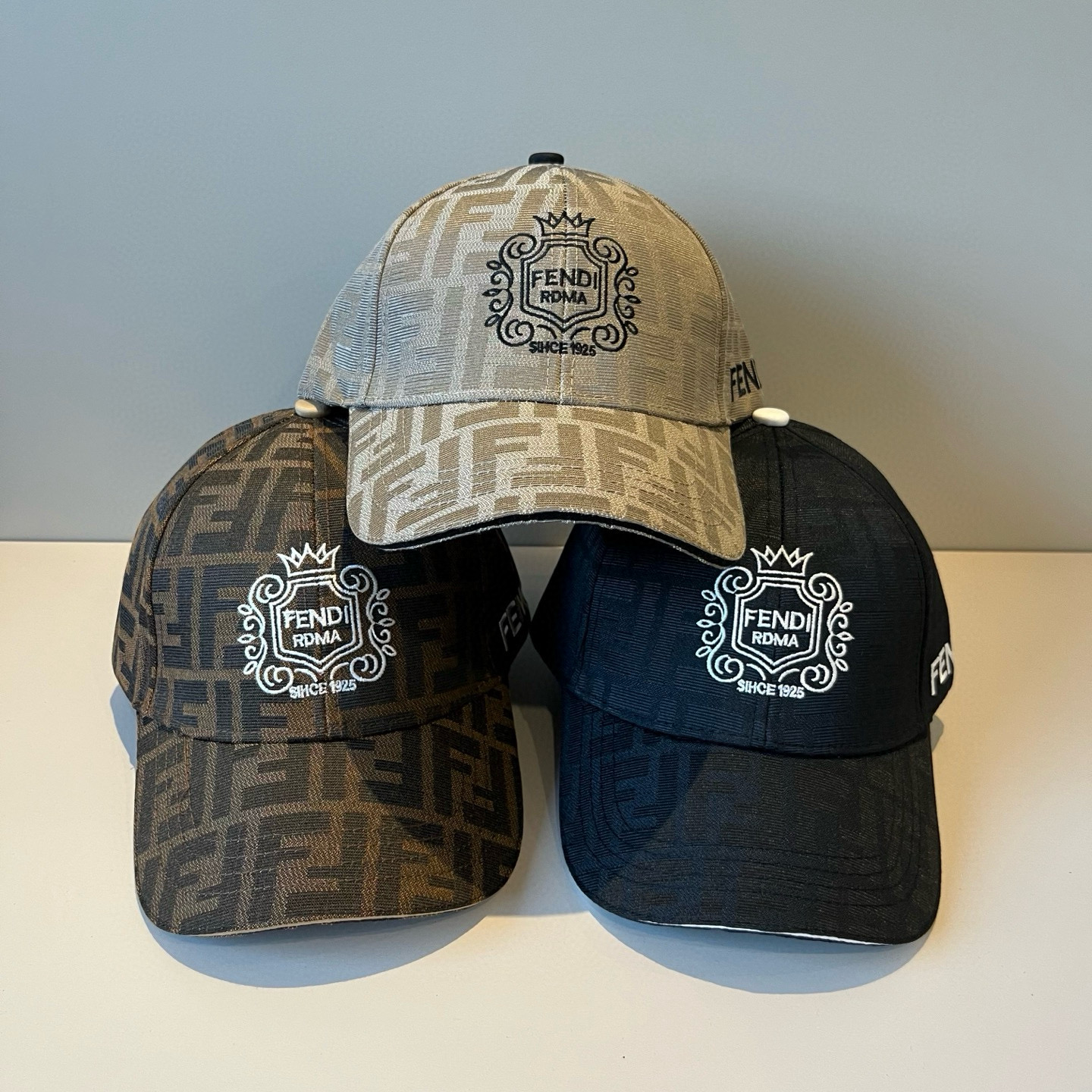  FENDI芬迪 老花系列棒球帽🧢 经典FF中古单品，气质穿搭单品，质量杠杠👍