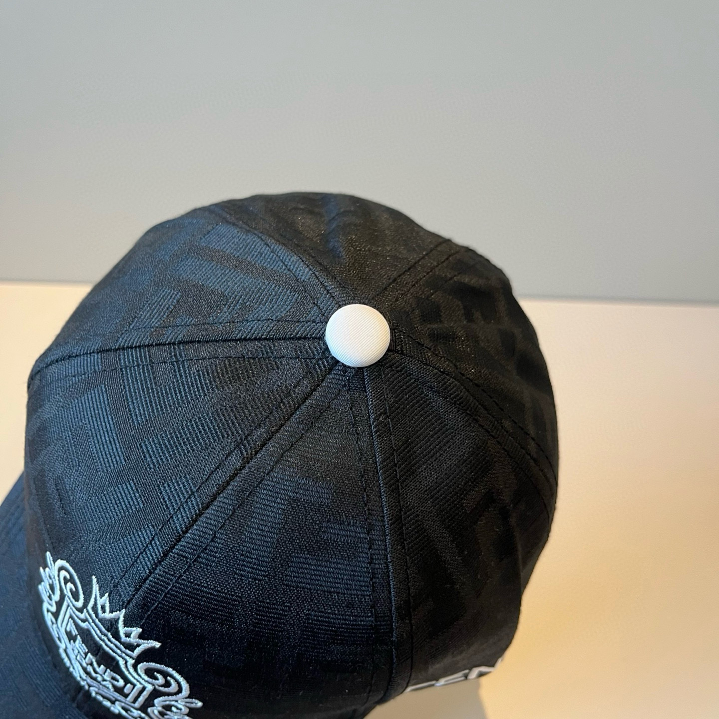  FENDI芬迪 老花系列棒球帽🧢 经典FF中古单品，气质穿搭单品，质量杠杠👍